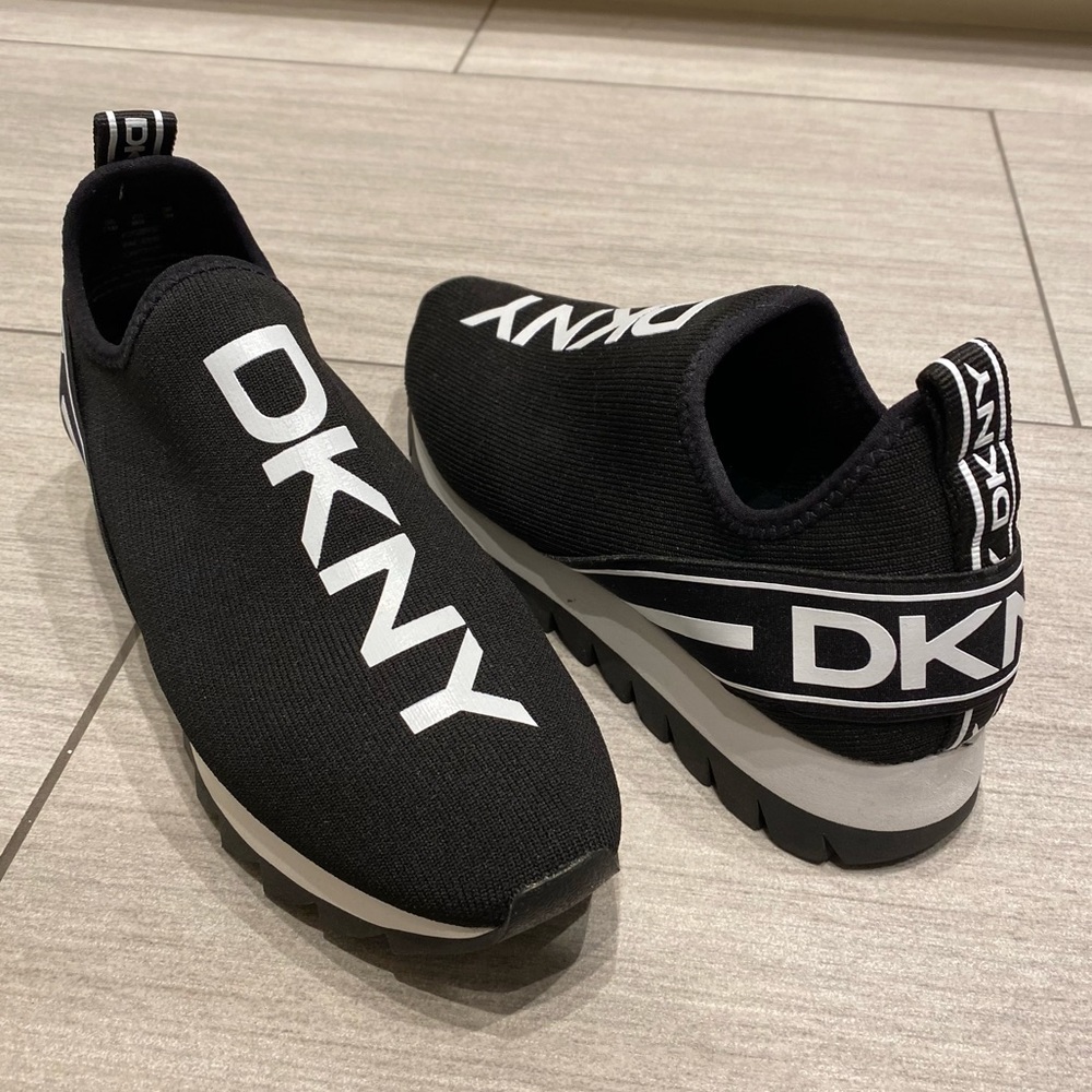 DKNY Women's Abbi Sneakers